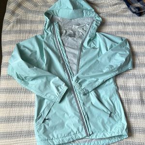 Packable rain coat